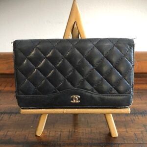 Chanel Rehab Vintage Kiss Lock Wallet